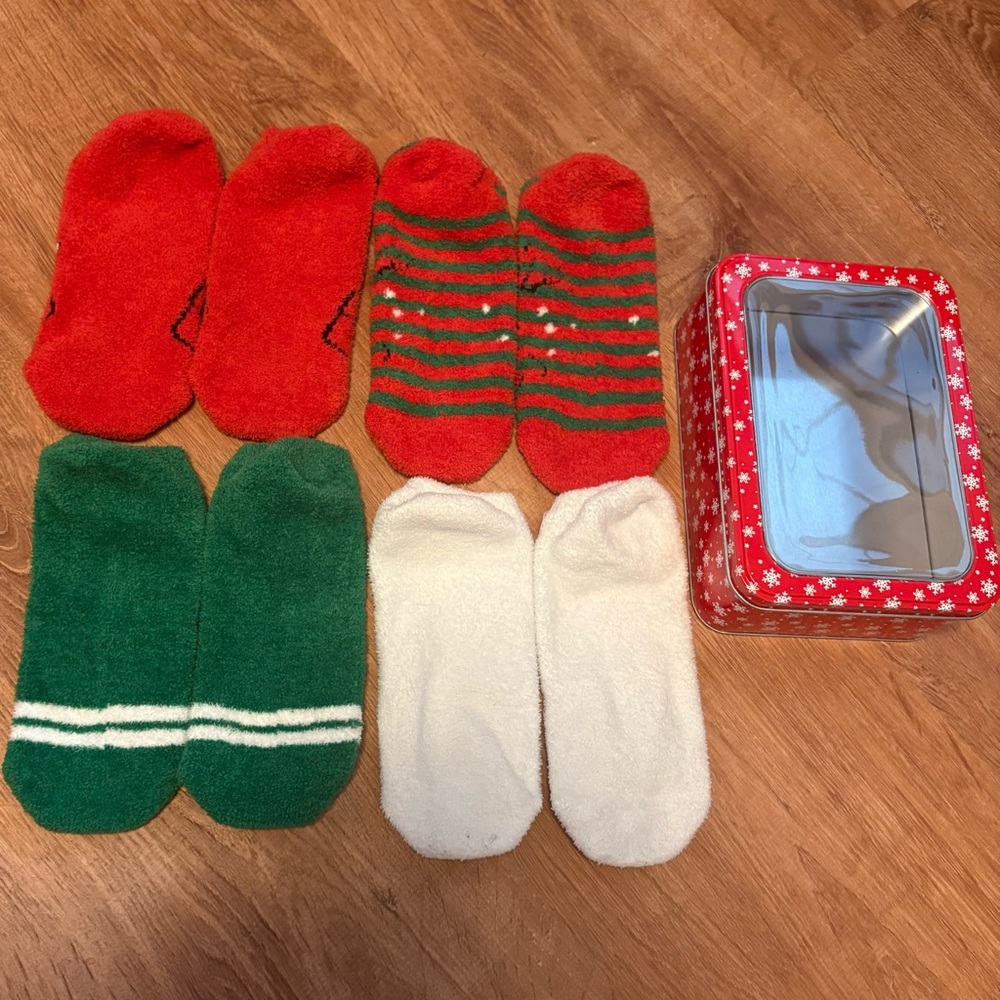 Snoopy Holiday Socks Set - Red, Green, and White - Picture 2 of 4